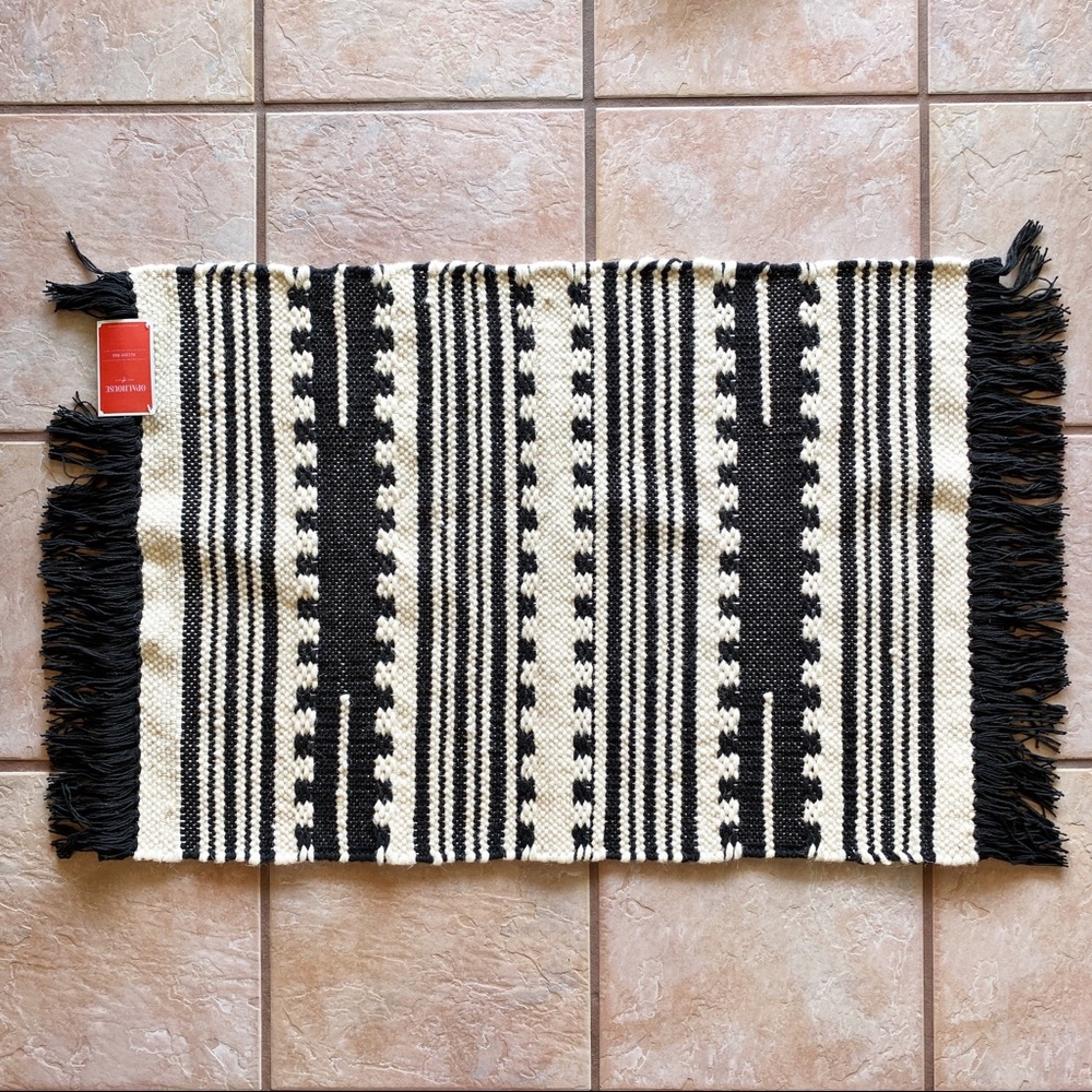 •OPALHOUSE• 2’ x 3’ Sylviidae Stripe Woven Accent Rug - Picture 2 of 15